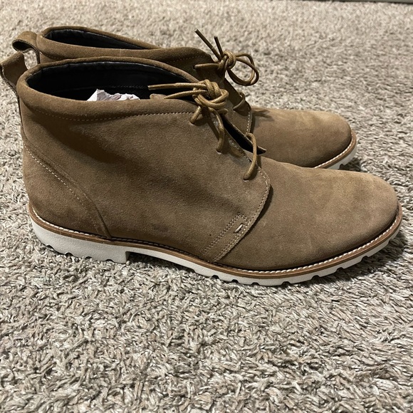 Rockport, brown, lightweight and shock absorbing. One worn once - Picture 5 of 12